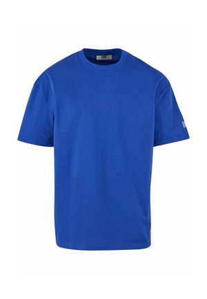 Blå bomulls-T-skjorte med rund hals og korte ermer. Har en liten logo på venstre erme og et enkelt design.