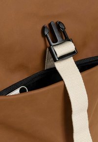Eastpak UP ROLL - Rugzak - upgrained brown