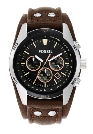Fossil-Armbanduhr mit schwarzem Zifferblatt, braunem Lederarmband, drei Subdials, Datumsfenster bei 4 Uhr und silbernem Gehäuse mit Tachymeterskala.
