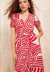 Friends Like These SHORT SLEEVE REGULAR FIT - Paitamekko - red