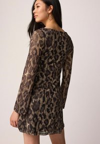 Next REGULAR FIT - Hverdagskjole - leopard print