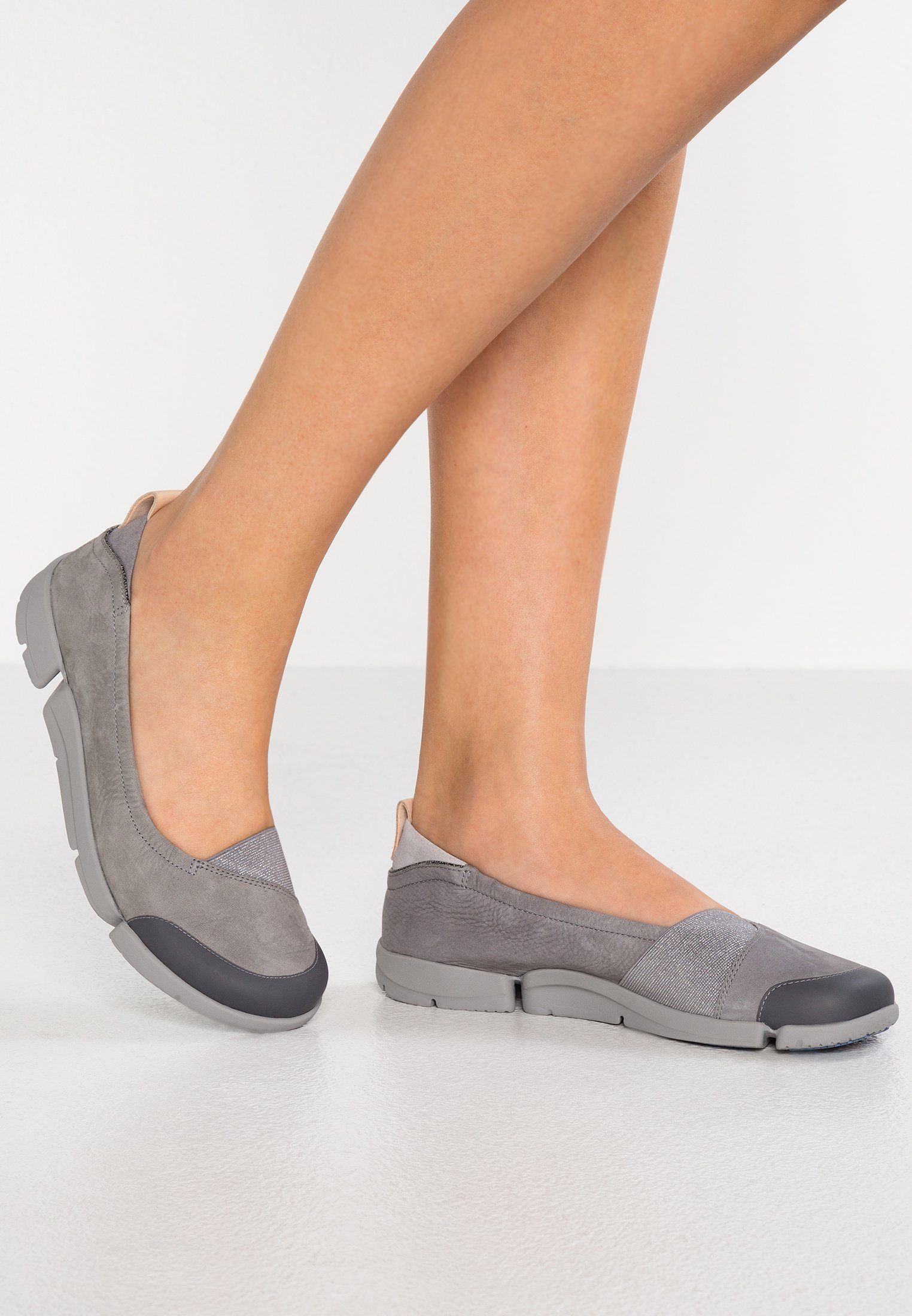 clarks tri adapt ballerina