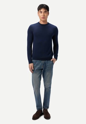 PULLOVER MIT RUNDHALSAUSSCHNITT - Stickad tröja - mk