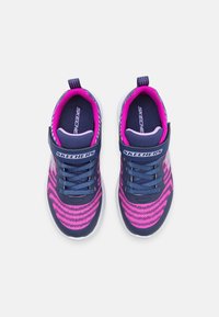 Skechers Performance GIRLS GO RUN 650 FIERCE FLASH UNISEX - Zapatillas running asfalto - azul marino