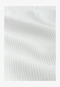 Unausgewählt, white