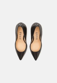 Guess SABALIA13 - Klasične cipele s visokom petom - black