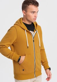Ombre SSBZ-0118 - Mikina na zip - mustard