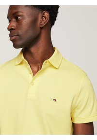 Tommy Hilfiger SLIM - Polo - yellow tulip