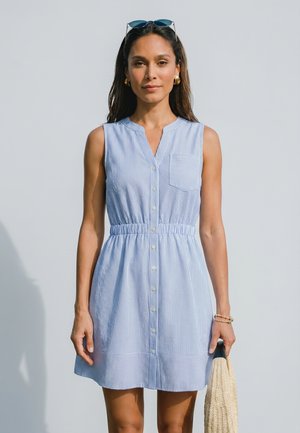Cupshe, BREEZY STRIPED BUTTON-DOWN SHIRT DRESS - Vestido informal - white blue