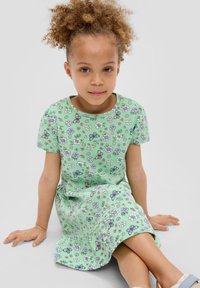 s.Oliver MIT ALL-OVER-PRINT - Freizeitkleid - hellgrün