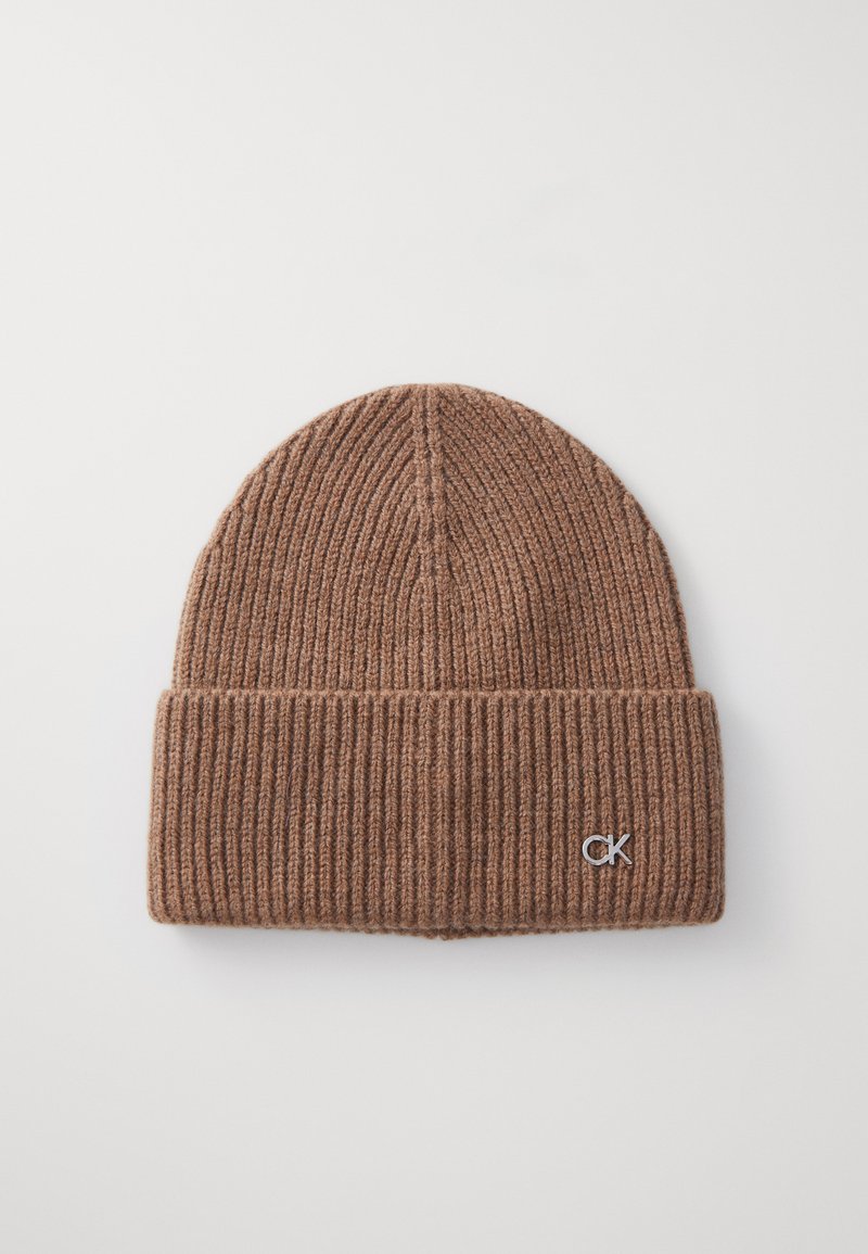 Calvin Klein CHUNKY BEANIE - Huer - amphora