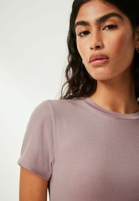 Next SUPER SOFT SHORT SLEEVE STANDARD - T-shirts print - purple
