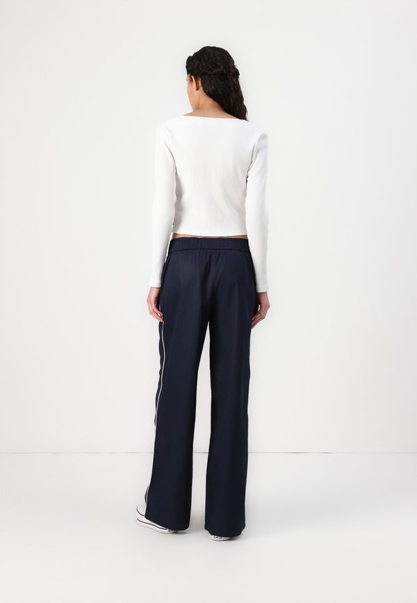ONLZORA PULL UP PIPING PANT  - Tracksuit bottoms2