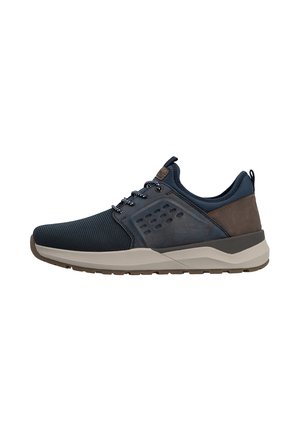 Men’s casual sneaker with navy mesh front, dark leather mid-panel, brown heel, white sole, black laces, and pull tabs on tongue and heel.