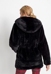bonprix Cappotto invernale - black