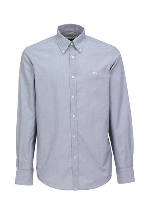 Camisa de botones azul claro con cuello clásico, mangas largas y un pequeño logo bordado en blanco en el pecho. Hecha de tejido de algodón texturizado.