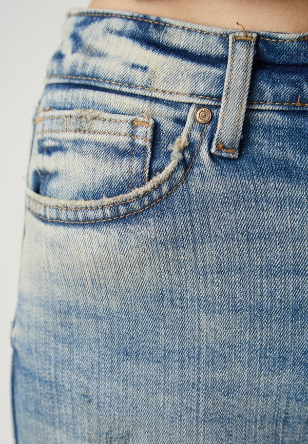 ONLPOSH TINT - Flared Jeans2