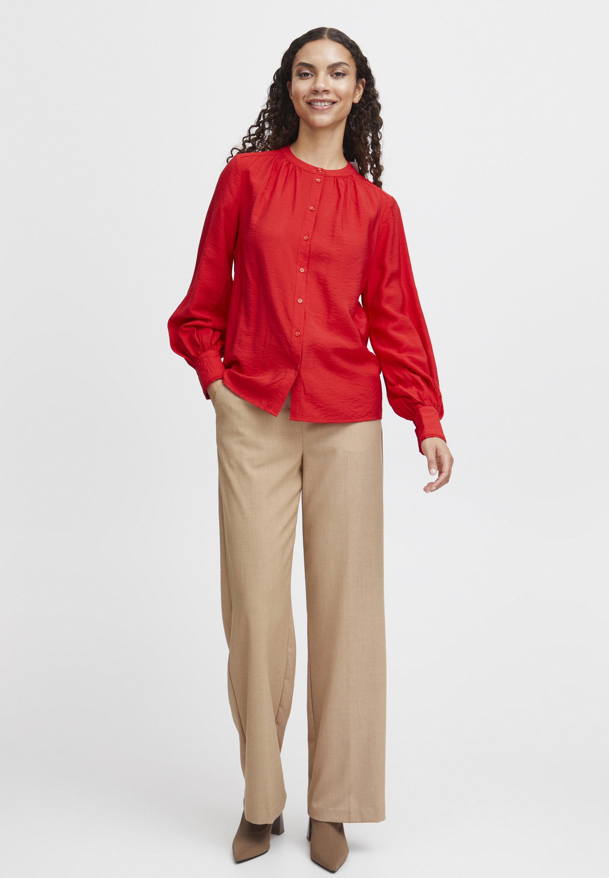 売れ筋商品|||ビーヤング シャツ レディース トップス BYILANO - Button-down blouse - goji berry Women's Button-Down Blouse in Goji Berry by BYILANO