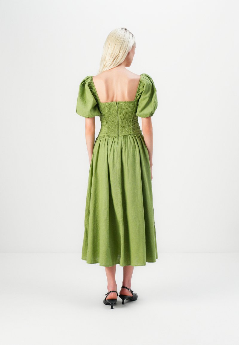 green emerald velvet dress Abercrombie & Fitch Green Dot Fit To Flatter Dress NWT- Size XL – The Saved  Collection