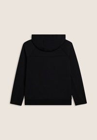 Sudadera negra con un ajuste relajado, con capucha ajustable, puños y dobladillo de canalé, y una tela suave y texturizada.