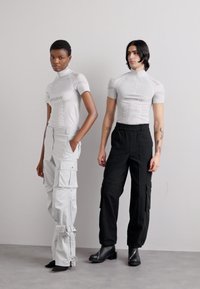 MISBHV EUROPA QUARTER UNISEX - T-shirt estampada - light grey