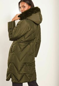 Lipsy SHOWER RESISTANT QUILTED PADDED - REGULAR FIT - Zimný kabát - khaki green