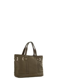 Borsa tote verde oliva realizzata in tessuto con doppio manico superiore, caratterizzata da due cinturini orizzontali e dettagli in metallo.