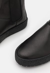 Vagabond FRED - Botas clássicas de cano curto - black