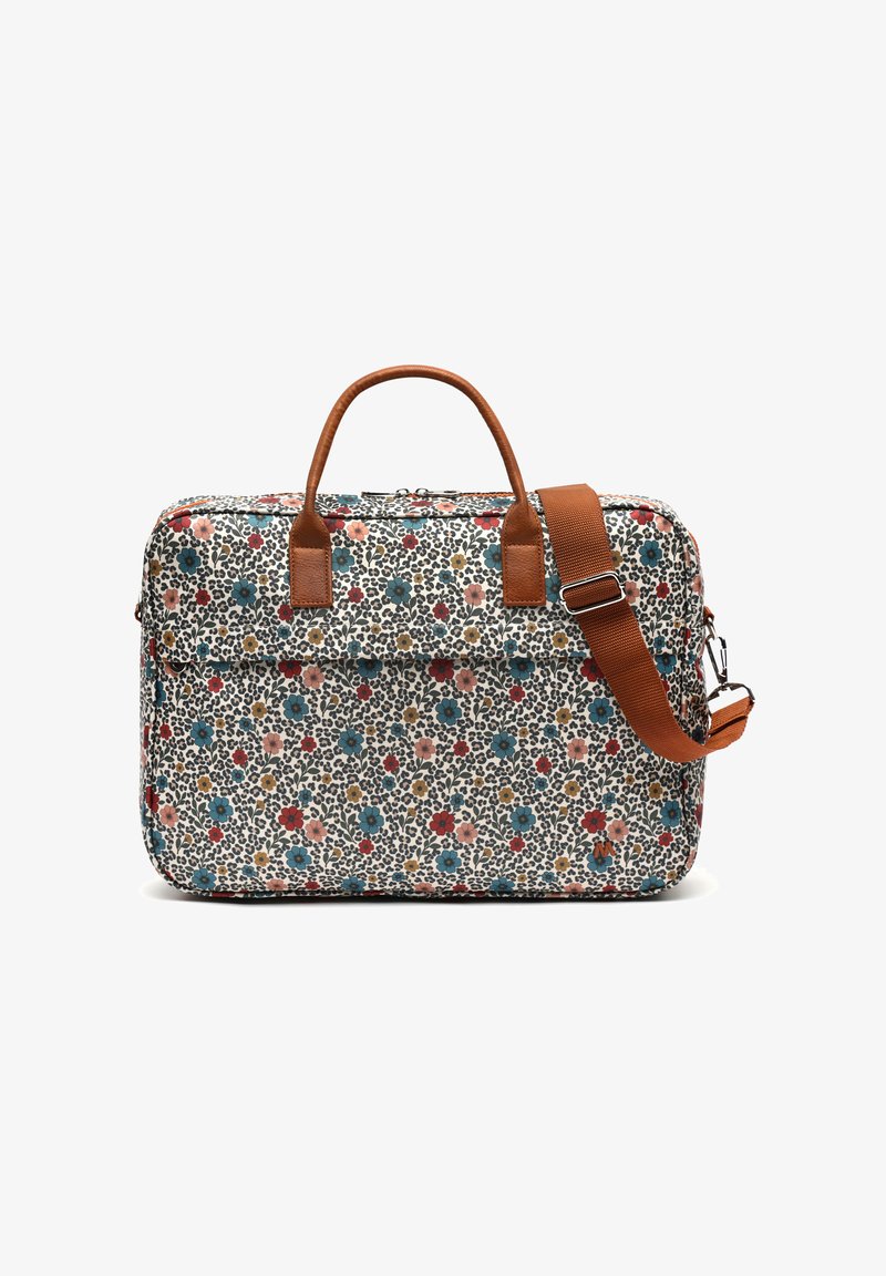 Prostokątna torba w kwiatowy wzór z brązowymi skórzanymi uchwytami i regulowanym brązowym paskiem na ramię na białym tle.