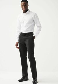 Next REGULAR FIT PLAIN FRONT - Anzughose - black