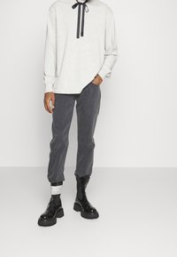 Han Kjøbenhavn Mikina - grey