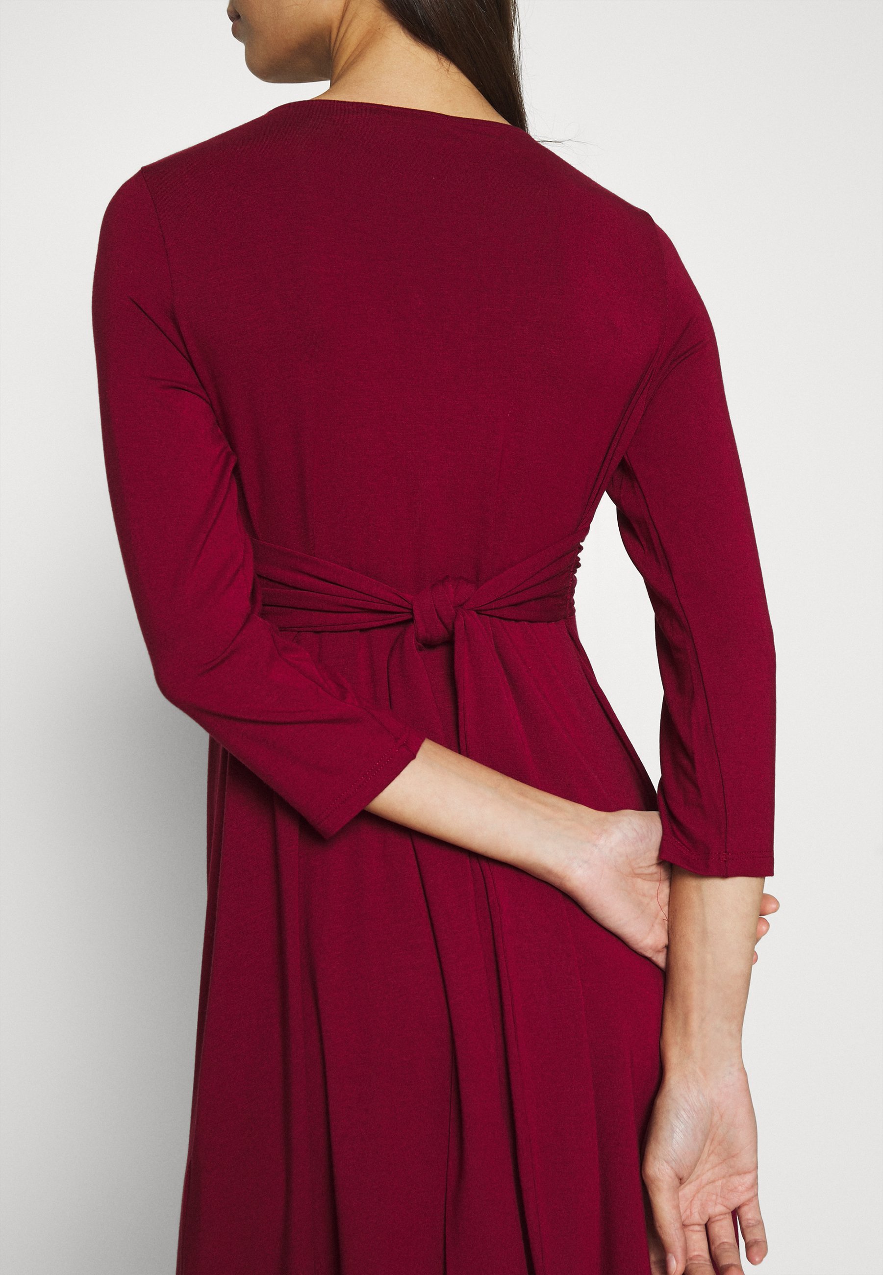 Pietro Brunelli MADONNA NURSING - Džersio suknelė - bordeaux/raudona -  Zalando.lt