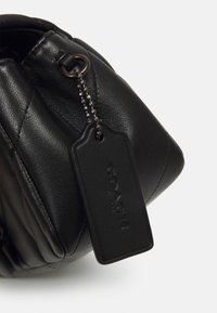 COACH TABBY SHOULDER BAG 20 WITH PILLOW QUILTING - Cross body bag - black