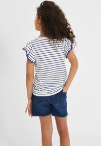 Next BRODERIE FRILL SLEEVE - REGULAR FIT - Apdrukāts T-krekls - navy blue white