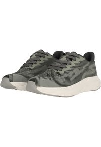 Sportliche Schuhe mit einem grauen und schwarzen gemusterten Mesh-Obermaterial, gepolstertem Kragen und leichter, grauer gedämpfter Sohle. Mit flachen Schnürsenkeln und strukturiertem Design ausgestattet.