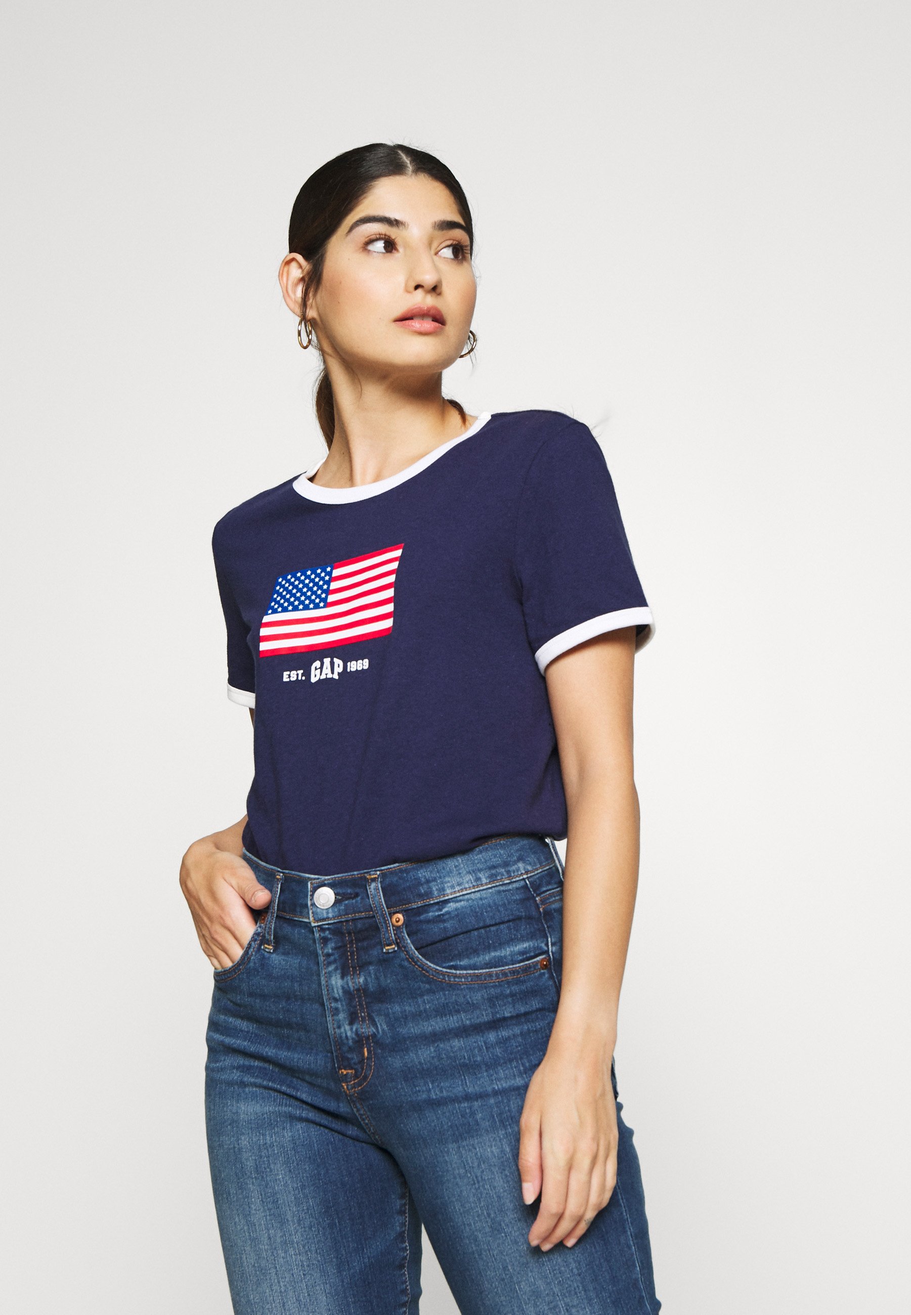 GAP Petite AMERICANA TEE T shirts med print new navy GAP AMERICANA TEE - T-shirts med print - new navy