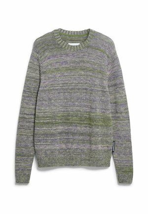 Gebreide trui in tinten groen en paars met een gestructureerd patroon, een ronde hals en geribbelde manchetten. Geen zichtbare sluitingen of accenten.