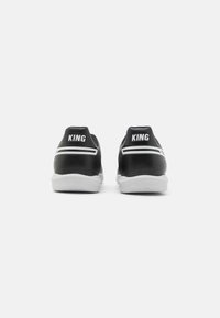 Puma Botines de fútbol sala - black