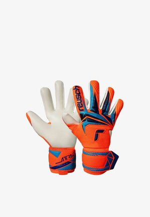 Par de guantes de portero de colores naranja brillante y azul con palmas blancas y correas de velcro en las muñecas, mostrando vistas frontal y trasera.