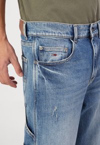 Tommy Jeans JAIMIE LOOSE - Carpenter Jeans - denim medium