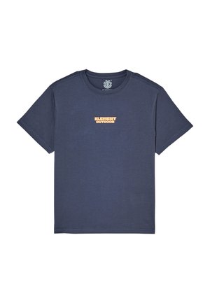T-shirt bleu marine à manches courtes avec col rond et texte orange "ELEMENT OUTDOOR" centré sur la poitrine.