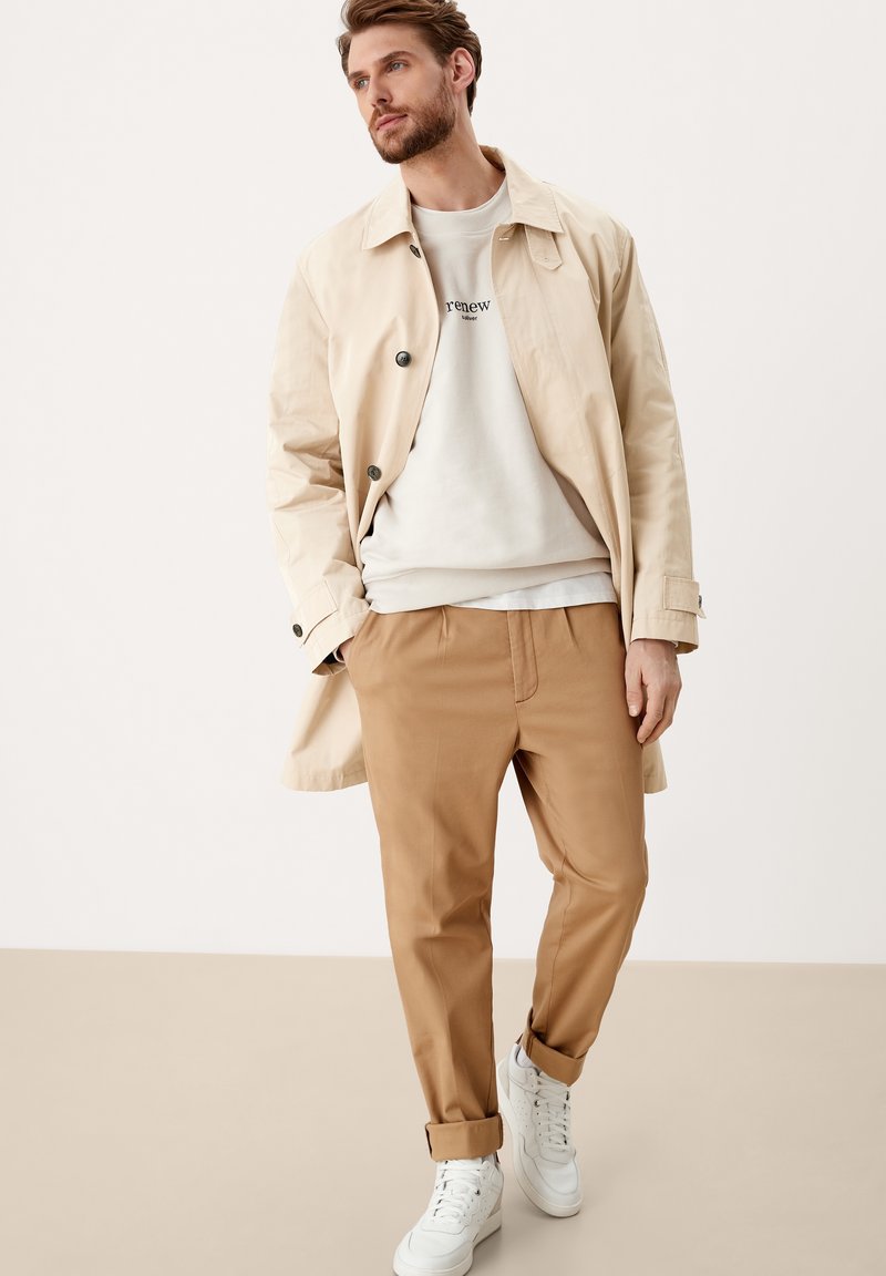 Herren Trenchcoats | s.Oliver ÉLÉGANT Trenchcoat beige - JV65058 Herren Trenchcoats | s.Oliver ÉLÉGANT Trenchcoat beige - JV65058