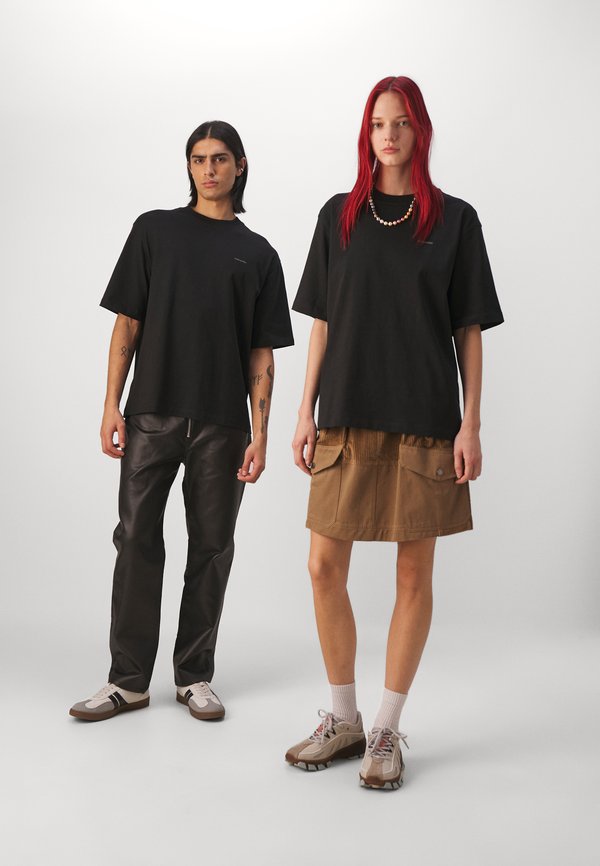 RELAXED TEE UNISEX - Basic T-shirt2