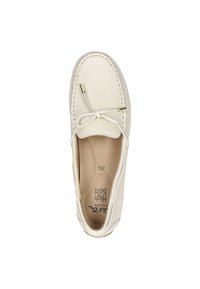Weißes Leder Schuh mit runder Zehenform, Schnürdetails und gestickten Akzenten. Das Innere verfügt über Polsterung mit sichtbarem "High Soft" Branding.