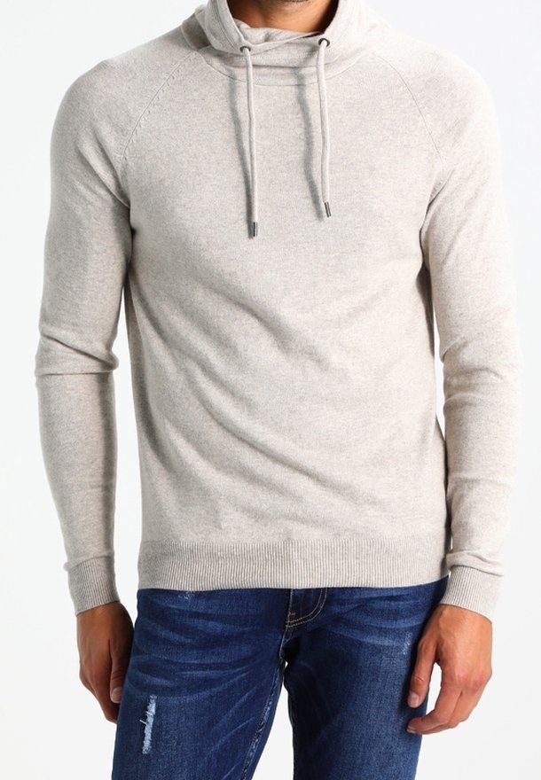 Pullover grigio chiaro con collo alto, maniche raglan e coulisse. Realizzato in materiale morbido; presenta orlo e polsini a coste.