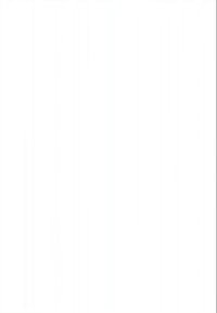 Femeie în scaun cu rotile și bărbat cu căști folosesc laptopul la birou, colaborând într-un birou modern, luminos, cu ferestre mari și plante.