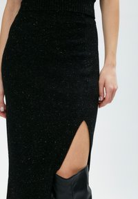 INFLUENCER A-Linien-Rock - black