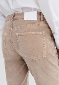 OPUS EVITA BABYCORD - Jeans Slim Fit - cocoa
