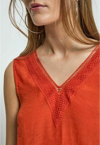 Desires Top - red clay