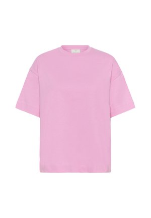Jednoduché svetloružové tričko s krátkym rukávom a okrúhlym výstrihom, vo voľnom strihu, zobrazené na bielom pozadí.
